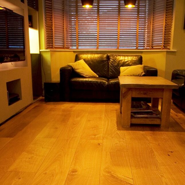 'Classic' 220mm x 15mm engineered oak flooring
